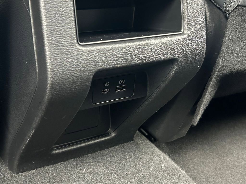 Used 2024 Mitsubishi Outlander SE image 43