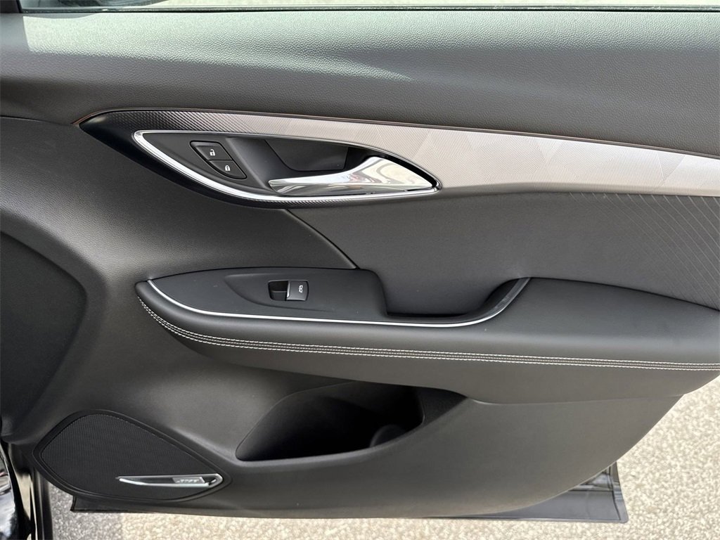 New 2025 Buick Envision Sport Touring image 38