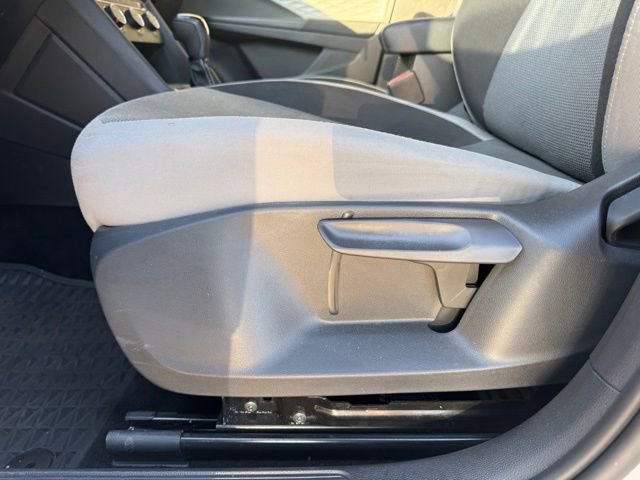 Used 2022 Volkswagen Taos S image 15