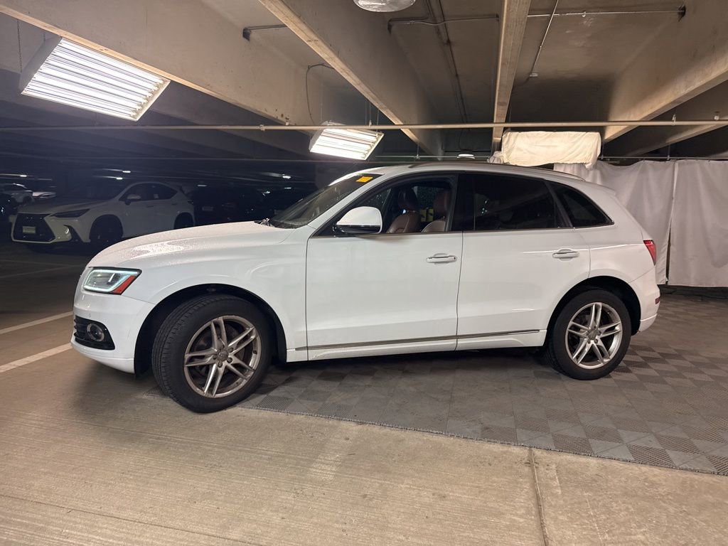 Used 2016 Audi Q5 2.0T Premium Plus w/ Technology Package image 4
