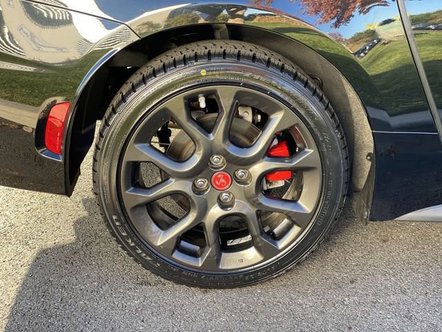 Used 2018 FIAT 124 Spider Abarth w/ Convenience Group RWD image 12