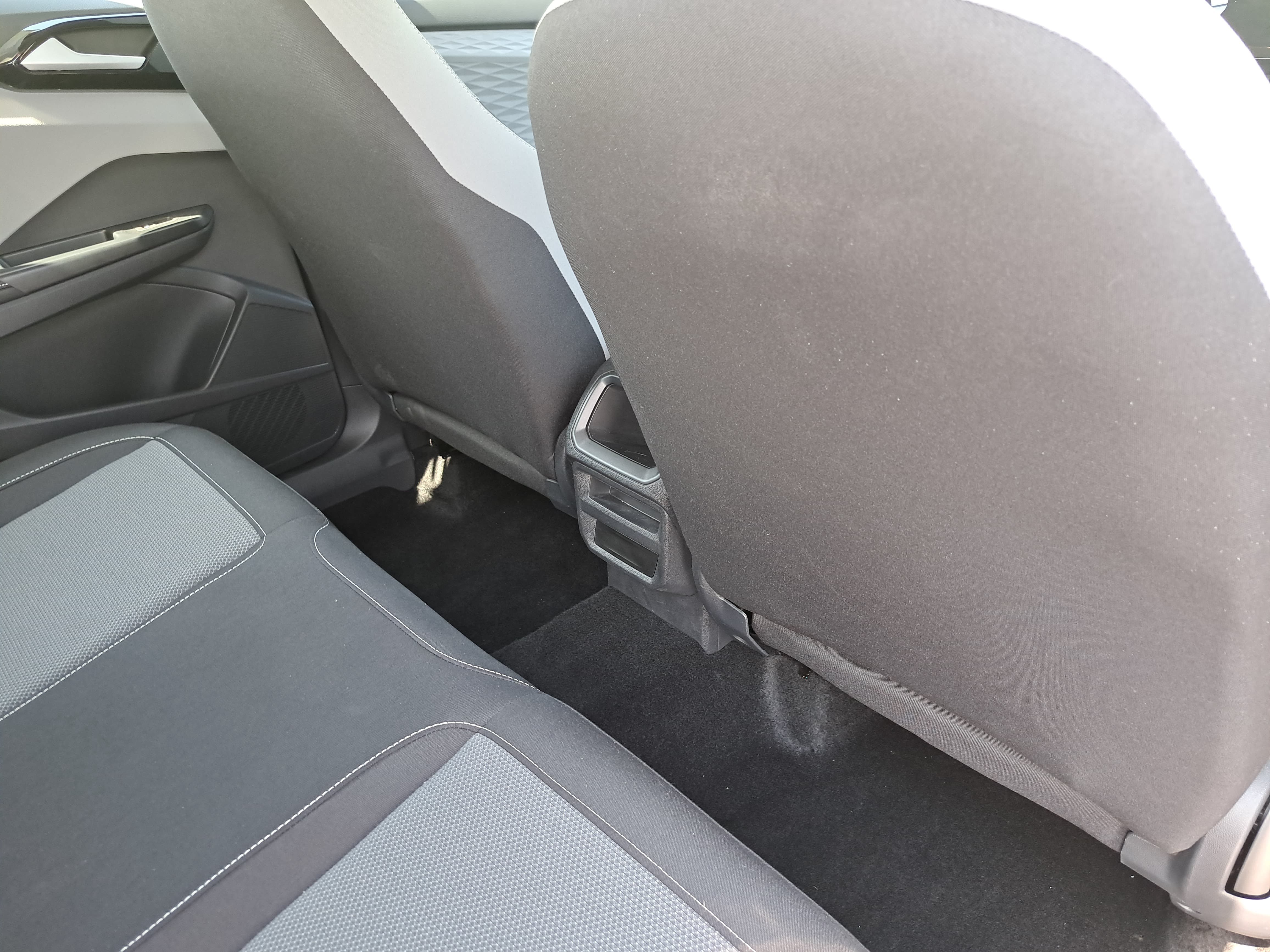 Certified 2024 Volkswagen Taos S FWD image 11
