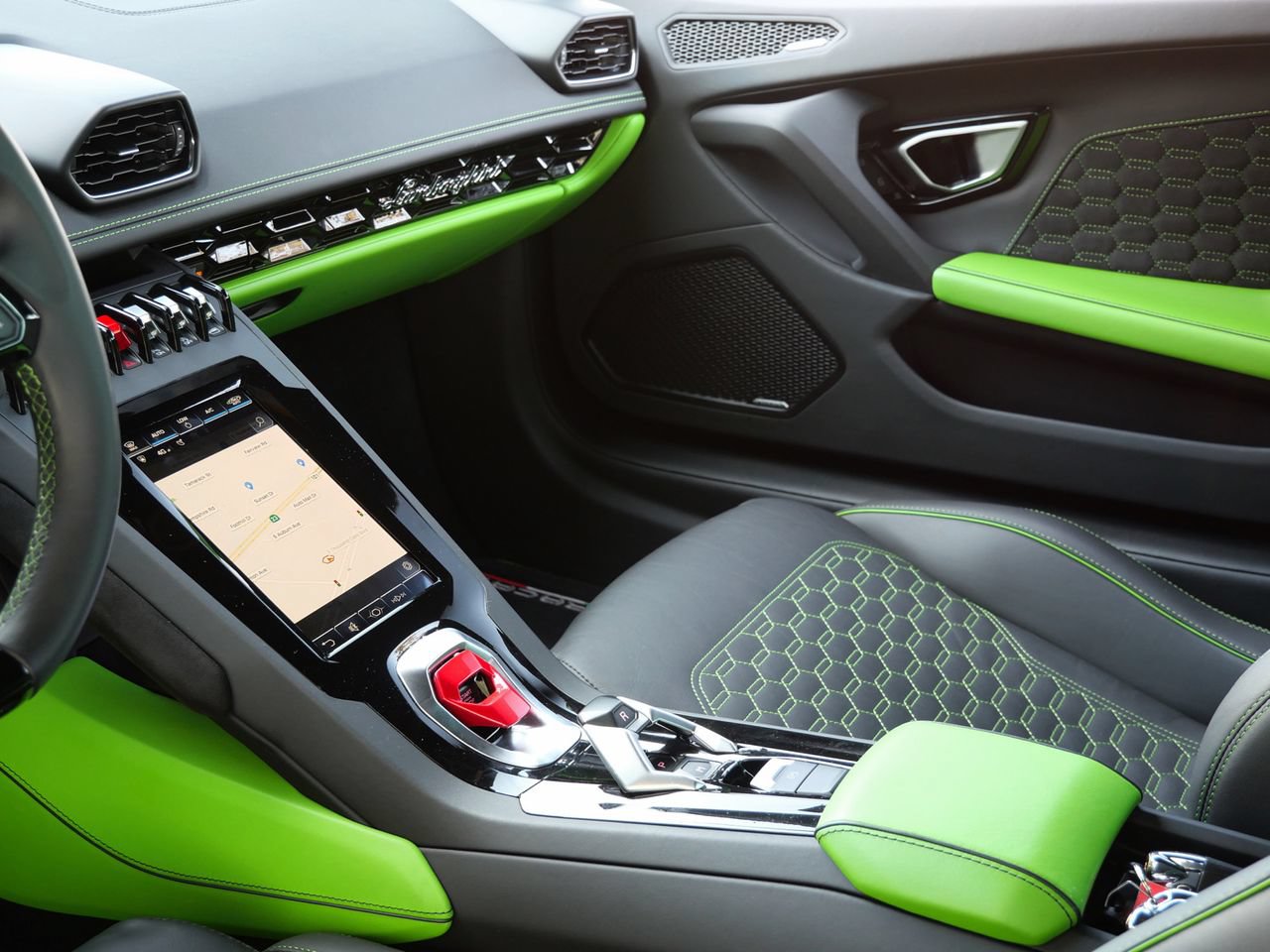 Used 2021 Lamborghini Huracan EVO RWD image 16