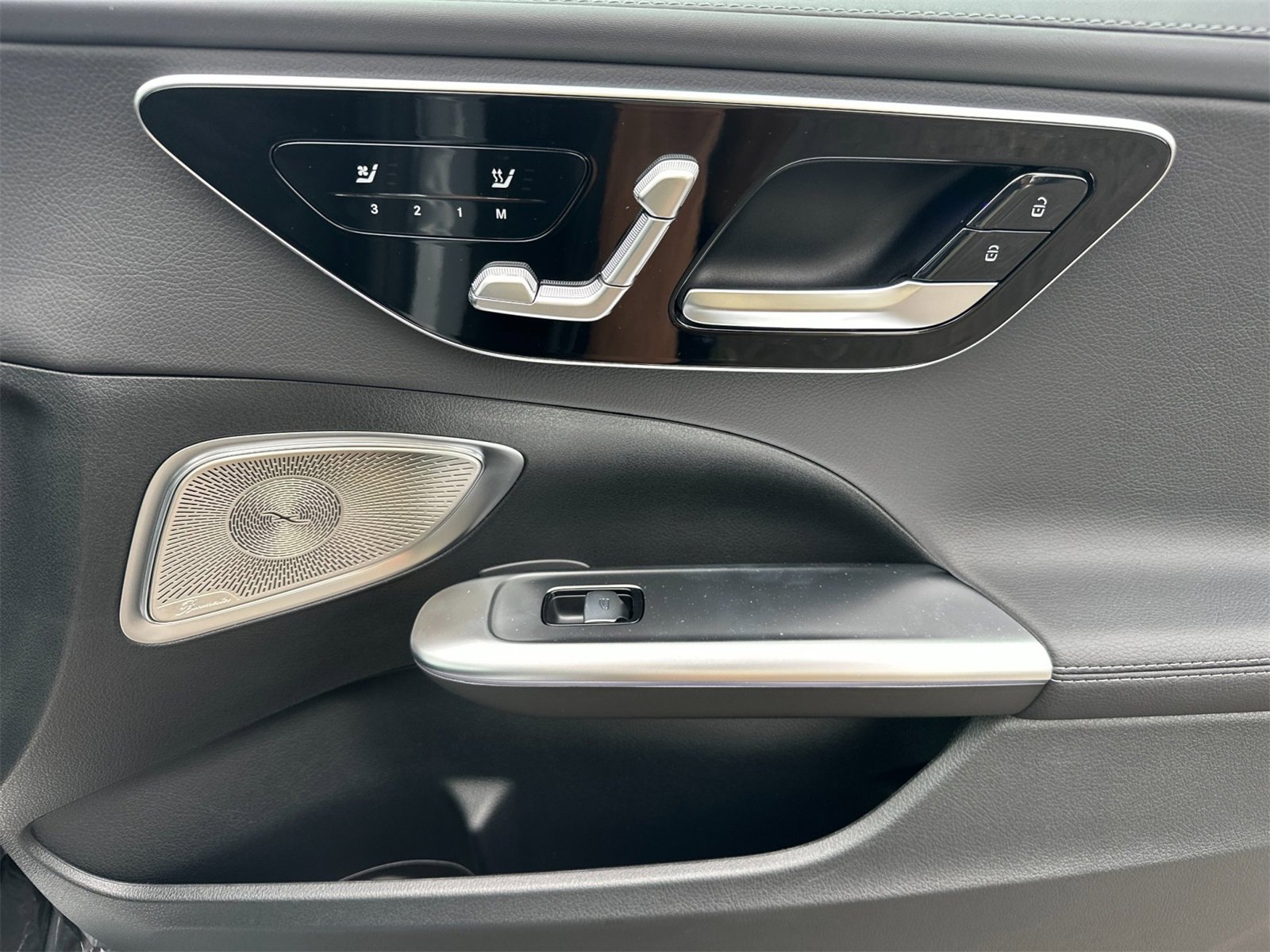New 2025 Mercedes-Benz C 300 4MATIC Sedan image 18