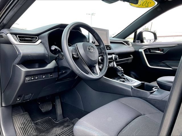 Used 2023 Toyota RAV4 SE w/ Convenience Package AWD/4WD image 8