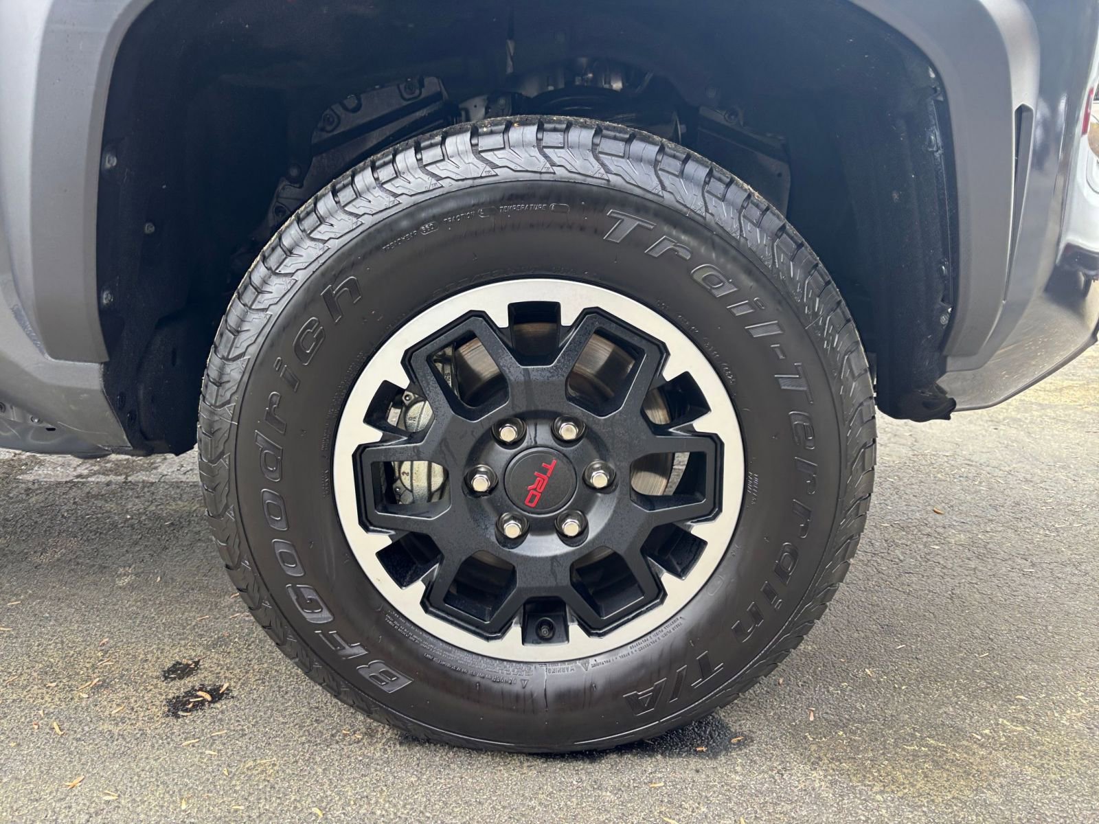 Used 2025 Toyota Tacoma TRD Off-Road image 30