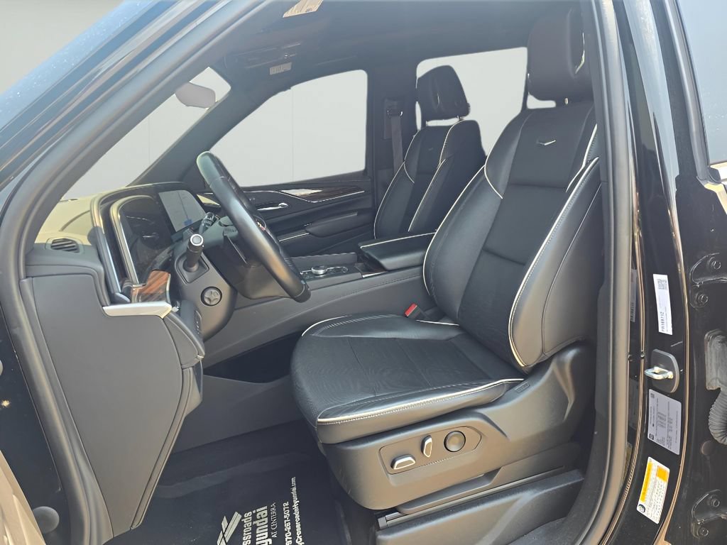 Used 2023 Cadillac Escalade Premium Luxury AWD/4WD image 10