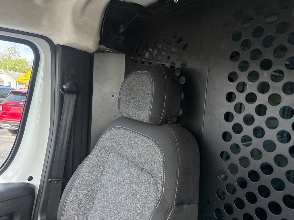 Used 2025 RAM ProMaster 2500 w/ U-Haul Equipment Group FWD image 38