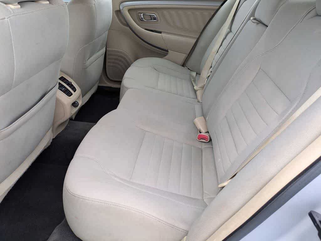 Used 2017 Ford Taurus SE FWD image 18