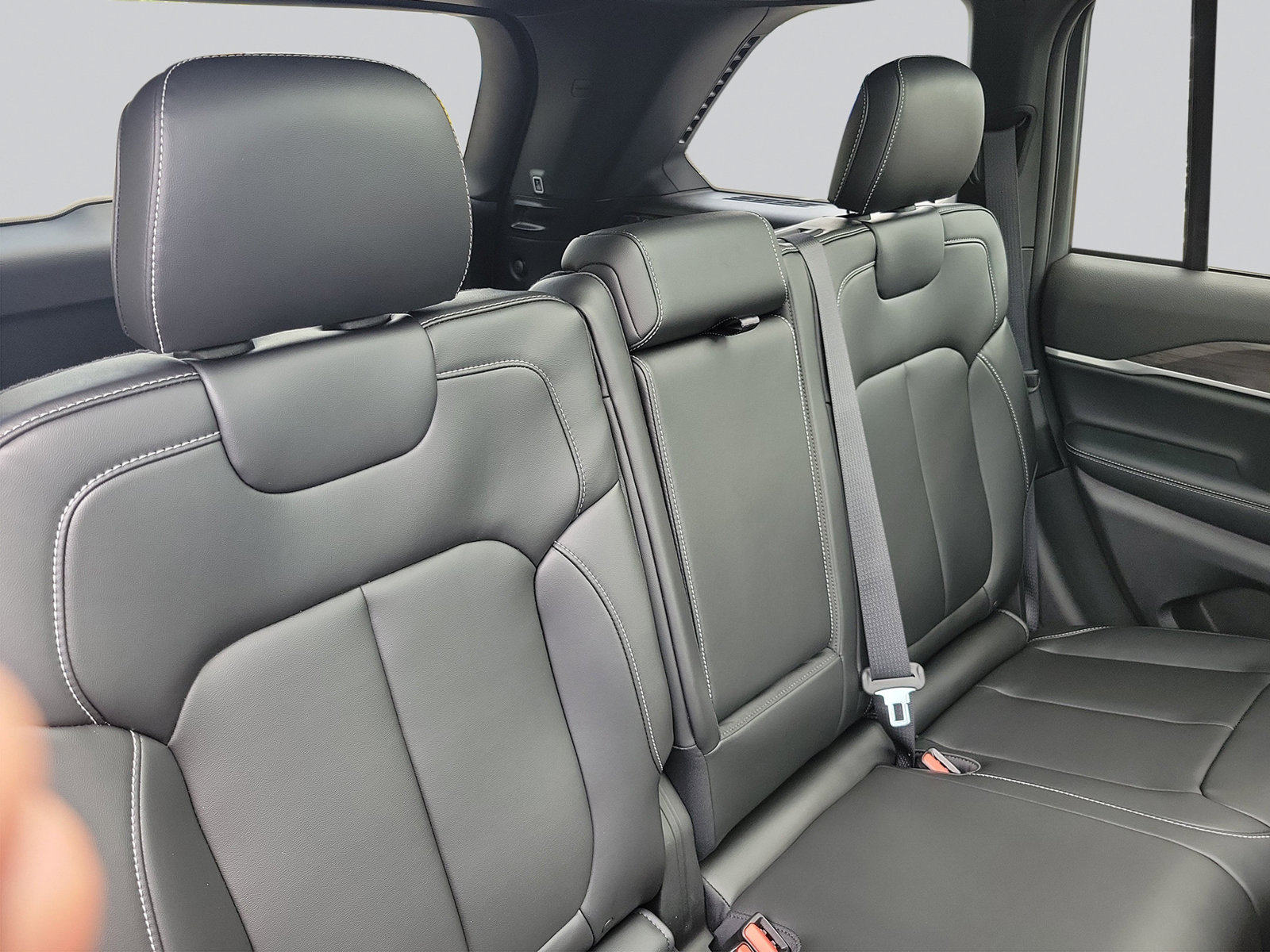 New 2027 Jeep Grand Cherokee Limited RWD image 35