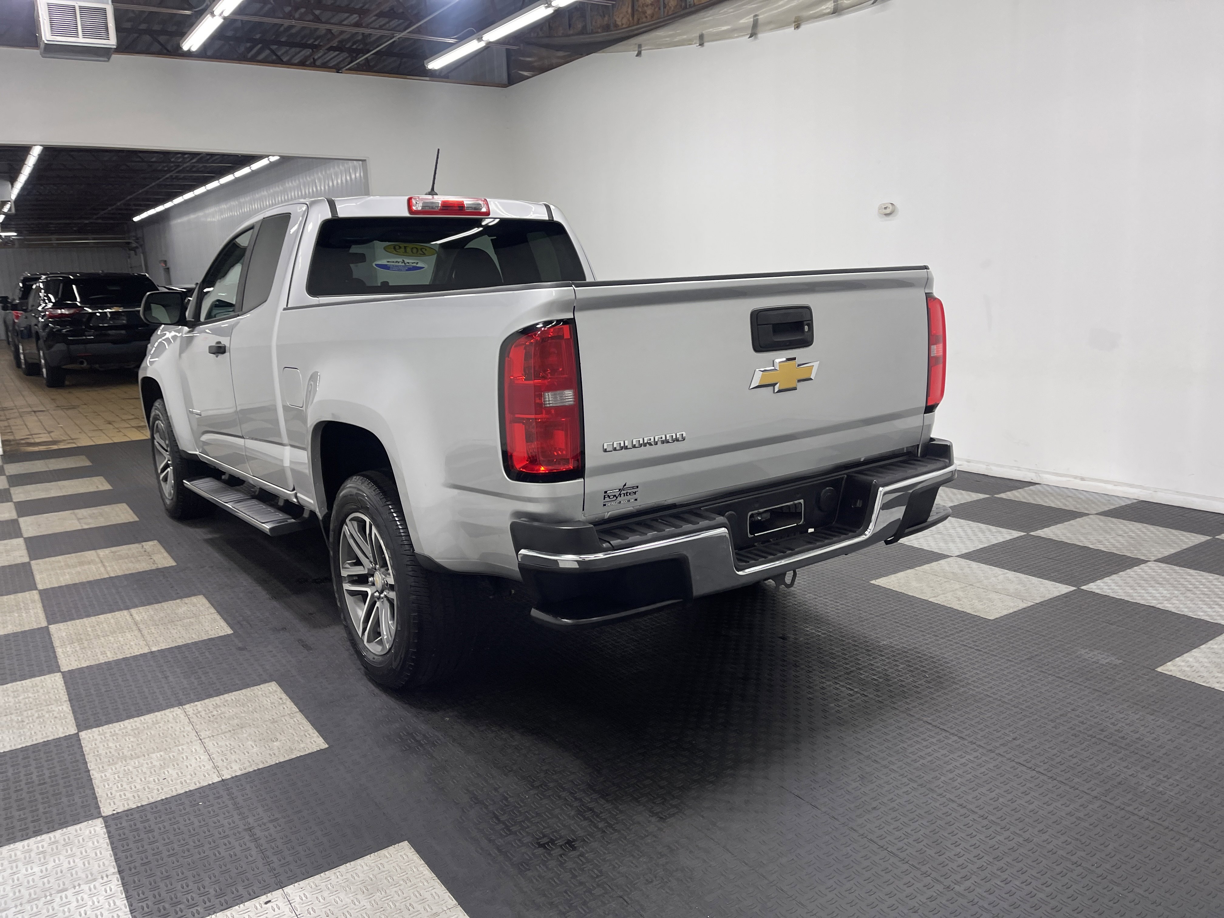 Used 2019 Chevrolet Colorado W/T image 2