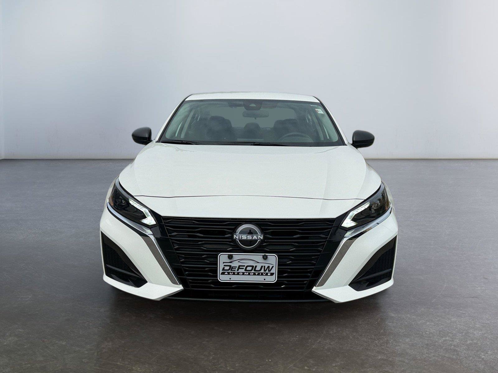 Used 2025 Nissan Altima 2.5 SV FWD image 8