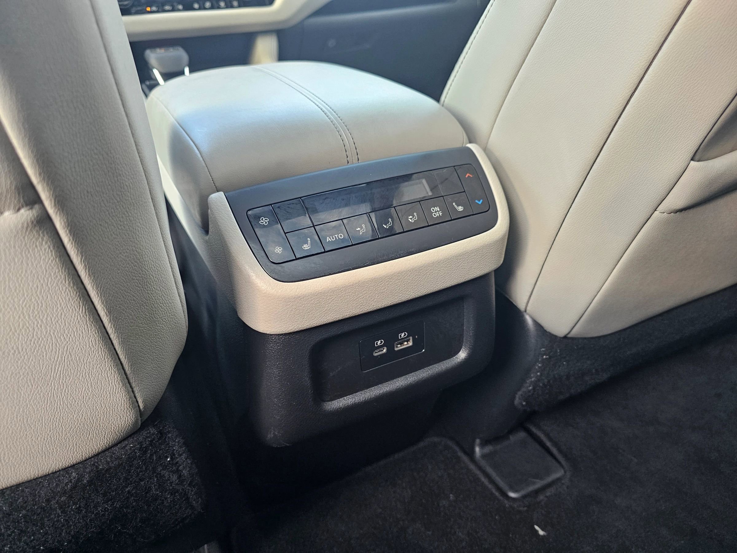 Used 2022 Nissan Pathfinder SL w/ SL Premium Package AWD/4WD image 32