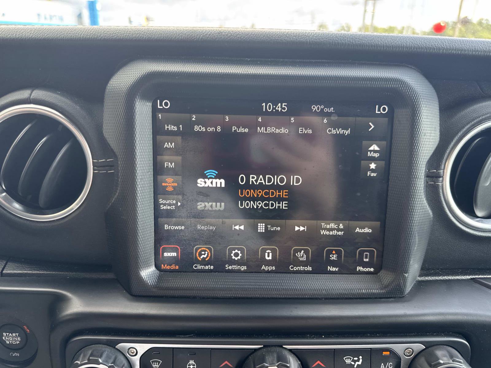 Used 2020 Jeep Gladiator Overland AWD/4WD image 24