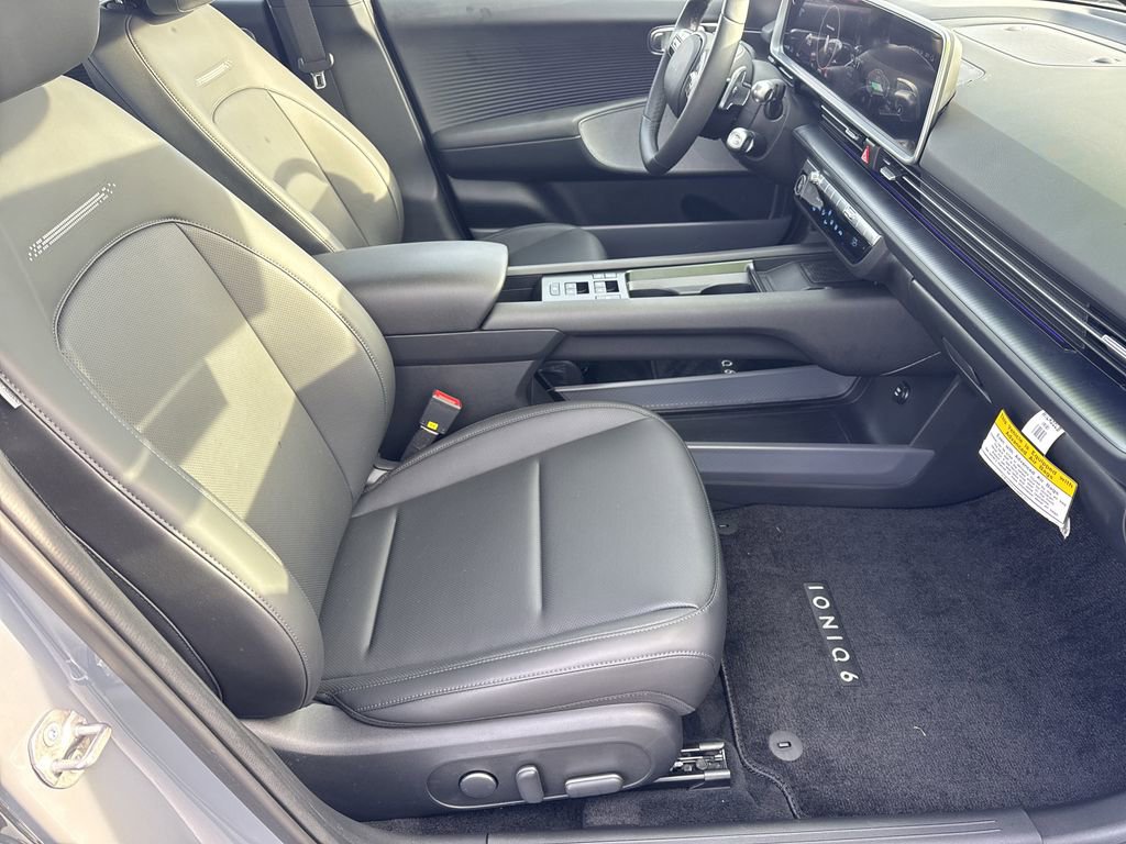 Used 2024 Hyundai Ioniq 6 Limited image 13
