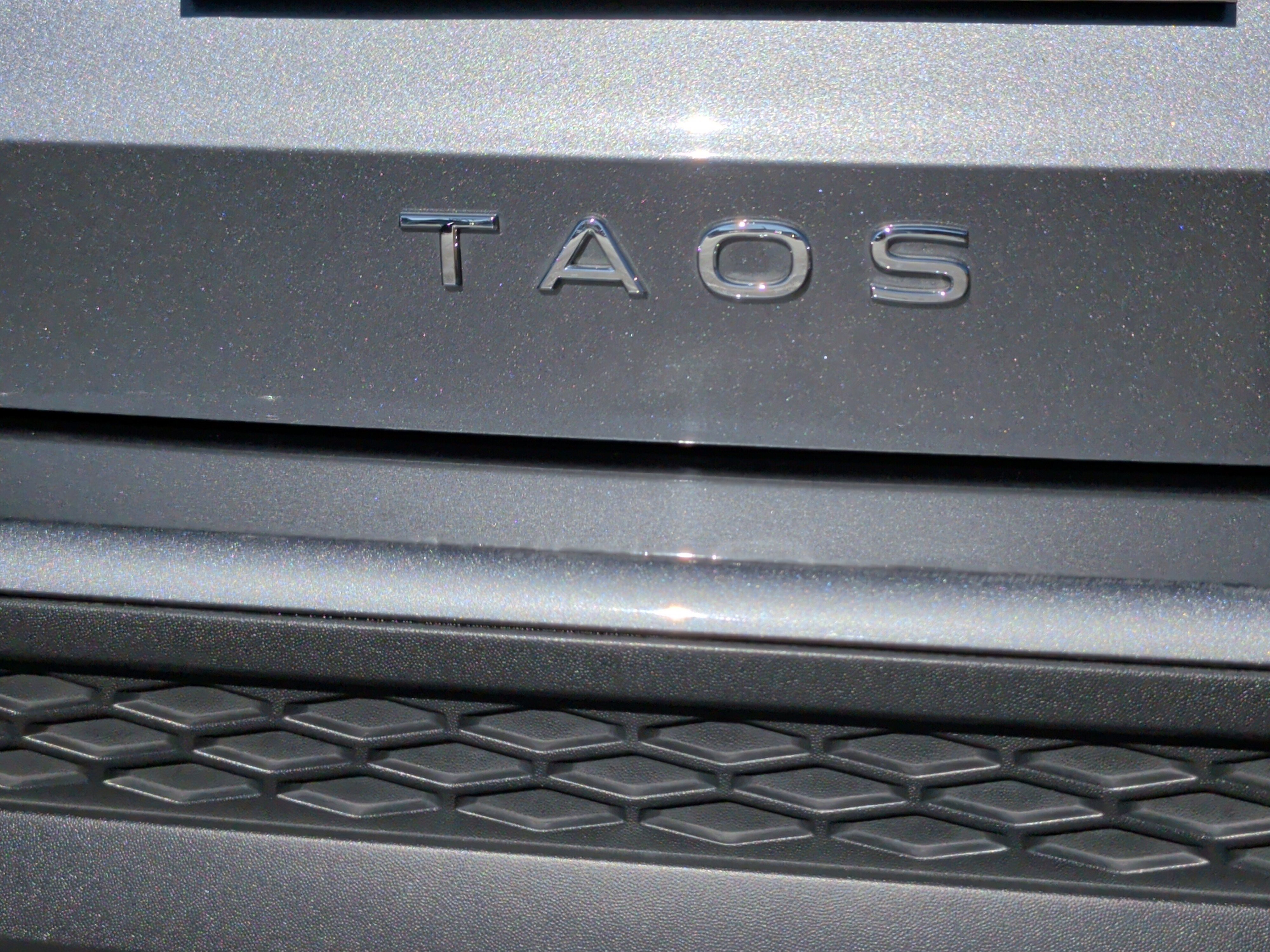 Used 2022 Volkswagen Taos S w/ IQ Drive S Package image 11