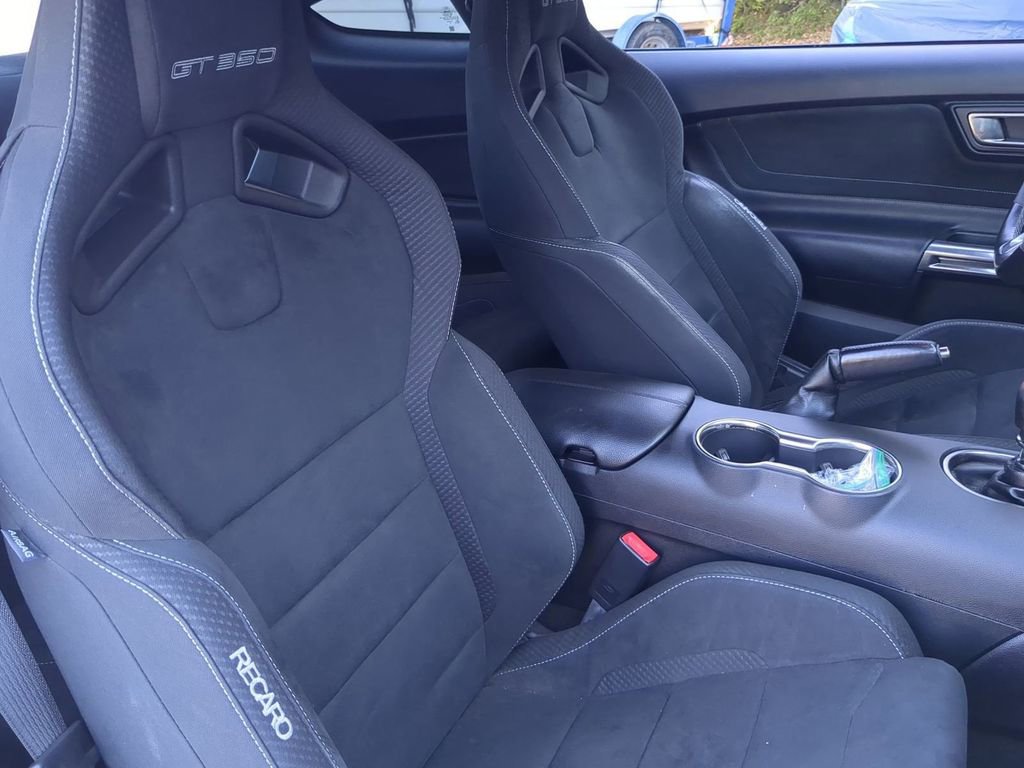 Used 2016 Ford Mustang Shelby GT350 w/ Track Package image 8