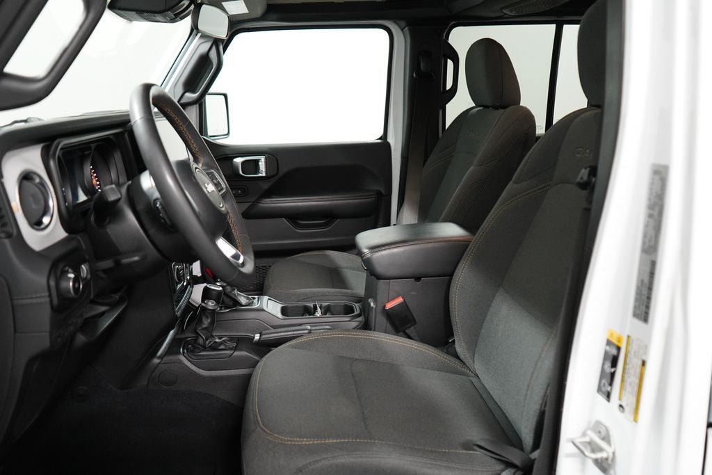 Used 2024 Jeep Wrangler Unlimited Sahara AWD/4WD image 10