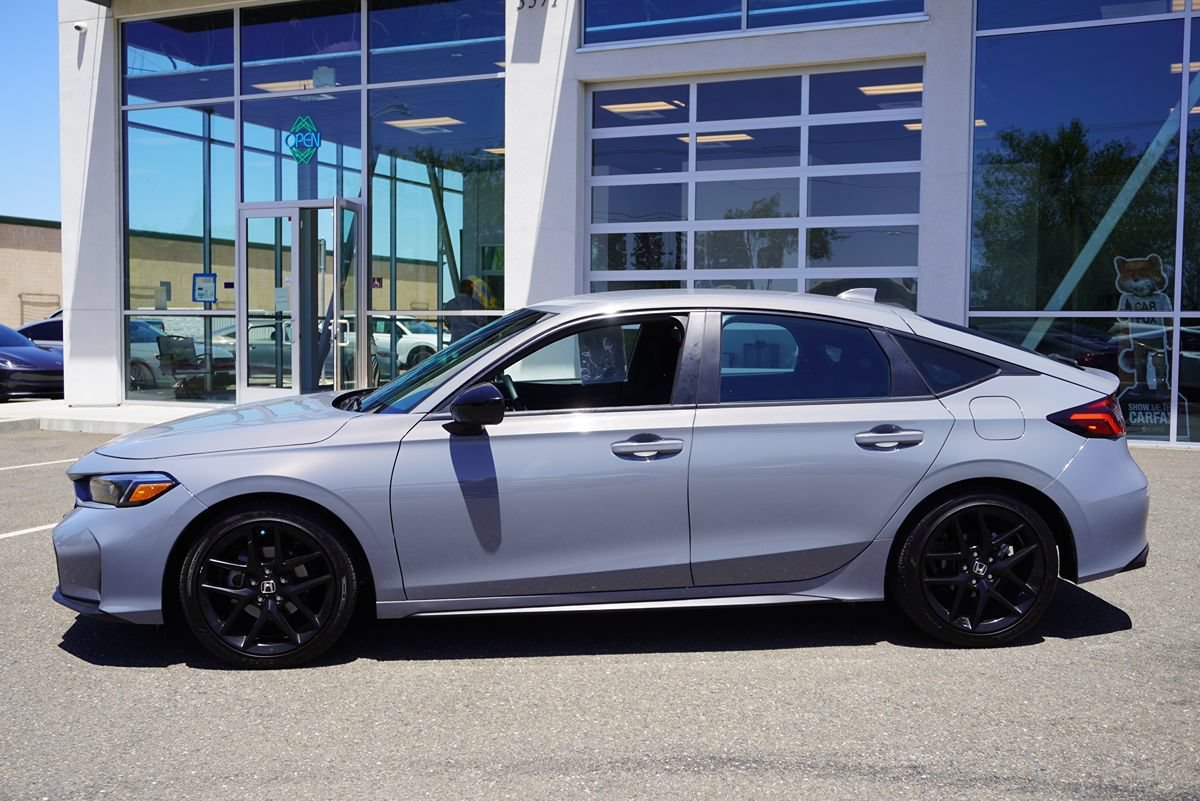Used 2025 Honda Civic Sport image 3