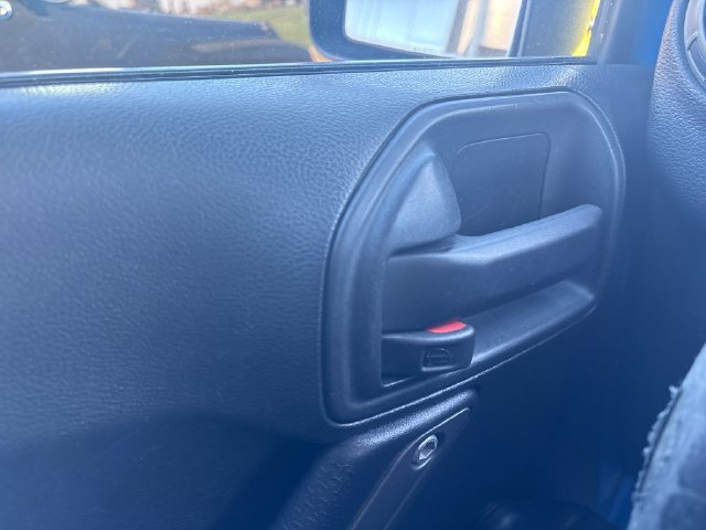 Used 2016 Jeep Wrangler Unlimited Sport w/ Connectivity Group AWD/4WD image 18
