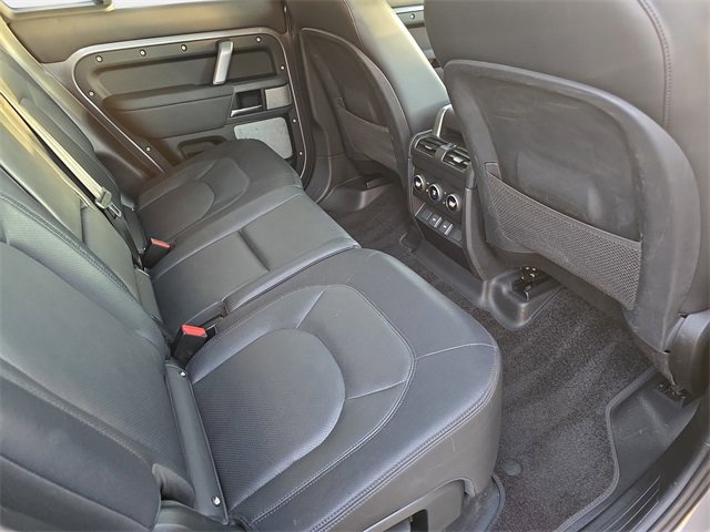 Used 2024 Land Rover Defender 130 X-Dynamic SE image 11