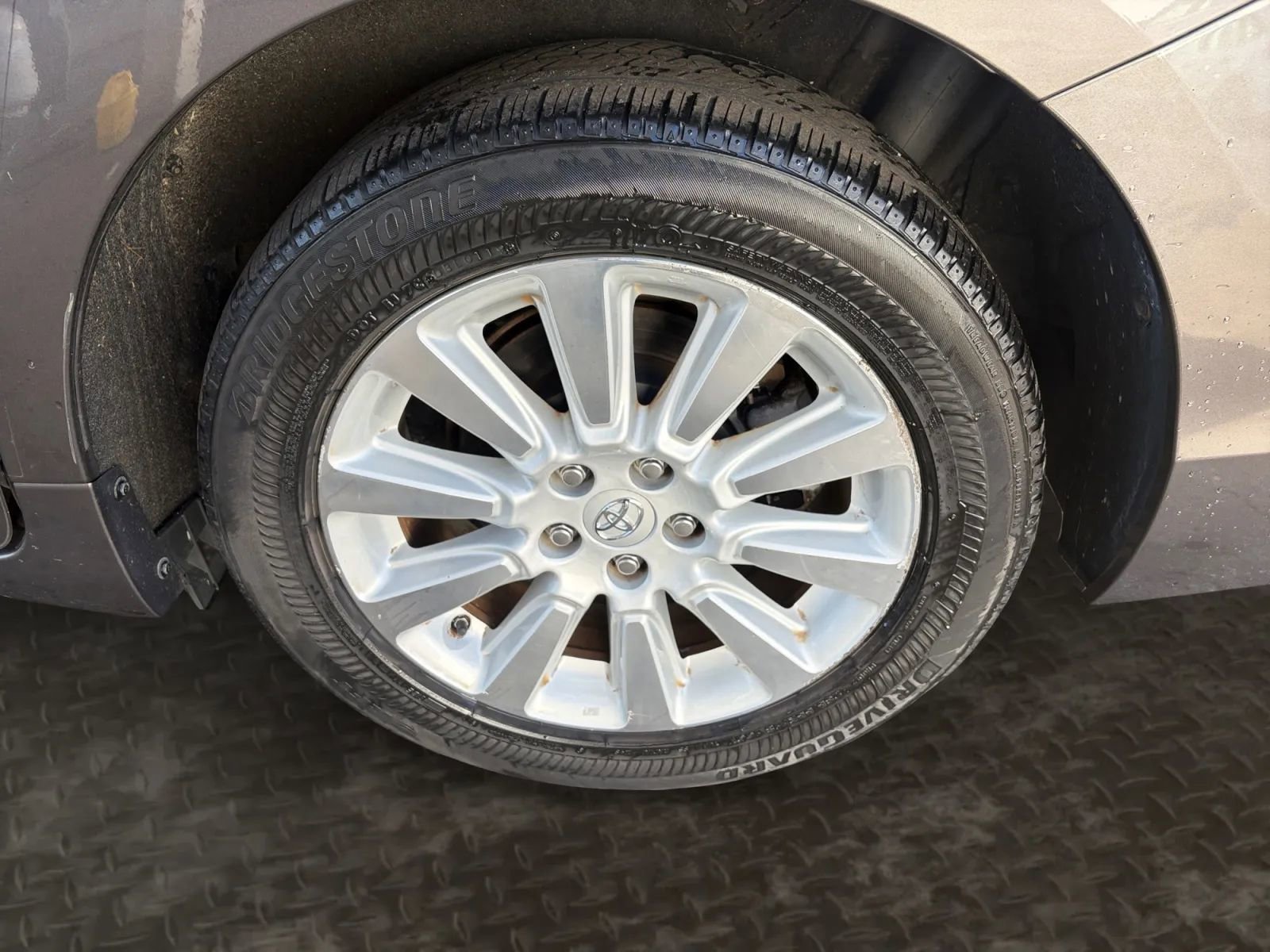 Used 2013 Toyota Sienna XLE image 36