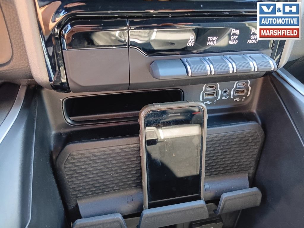 Used 2023 RAM 1500 4x4 Crew Cab image 12