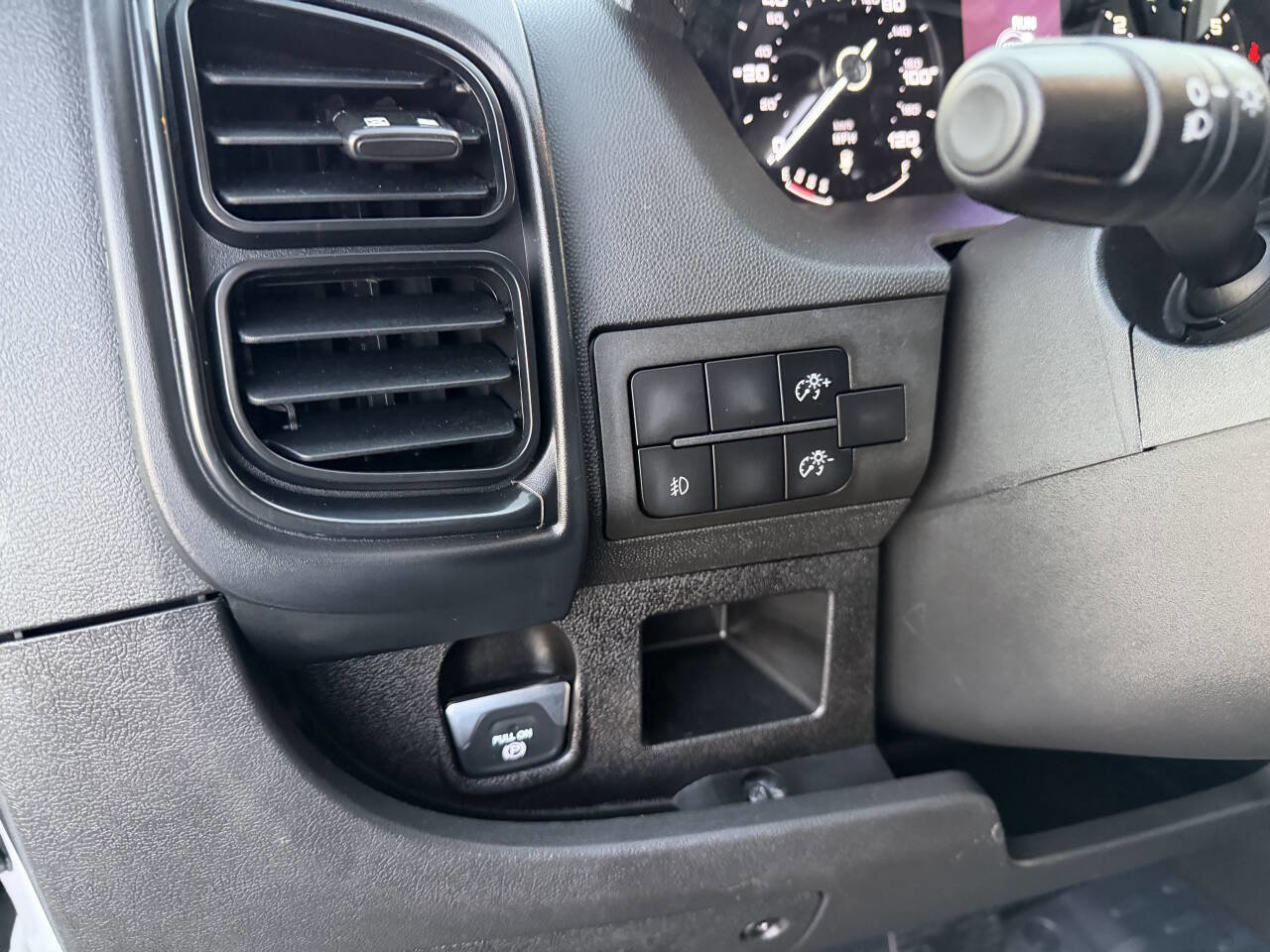 Used 2023 RAM ProMaster 2500 image 17