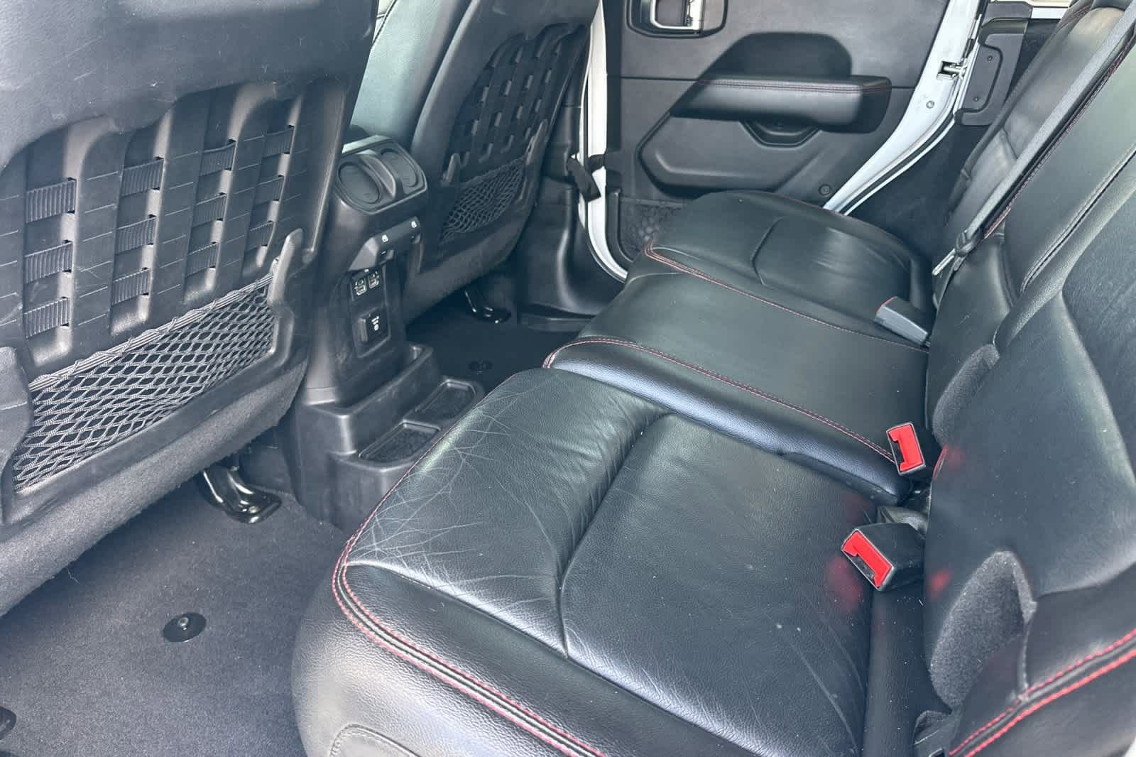 Used 2018 Jeep Wrangler Unlimited Rubicon AWD/4WD image 4