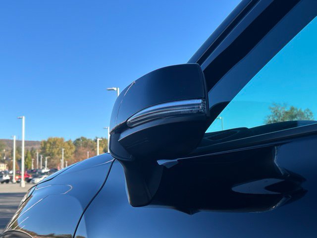 Used 2024 Toyota Highlander XSE AWD/4WD image 16