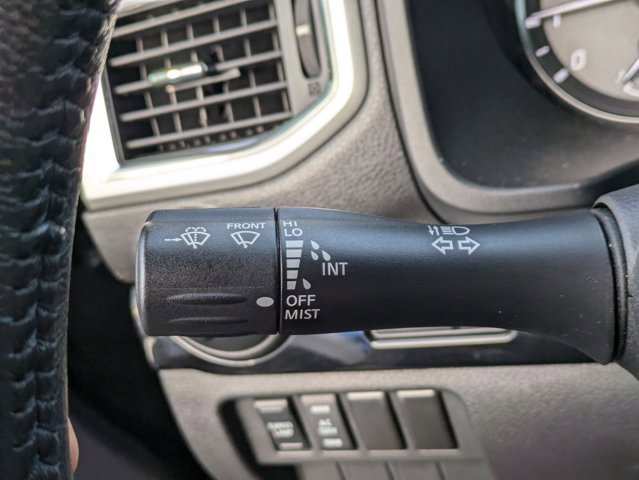 Used 2020 Nissan Titan SV w/ SV Convenience Package image 10