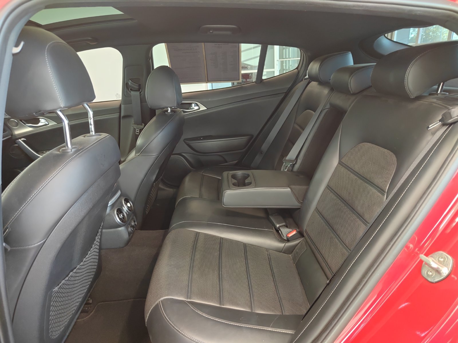 Used 2018 Kia Stinger GT2 RWD image 15