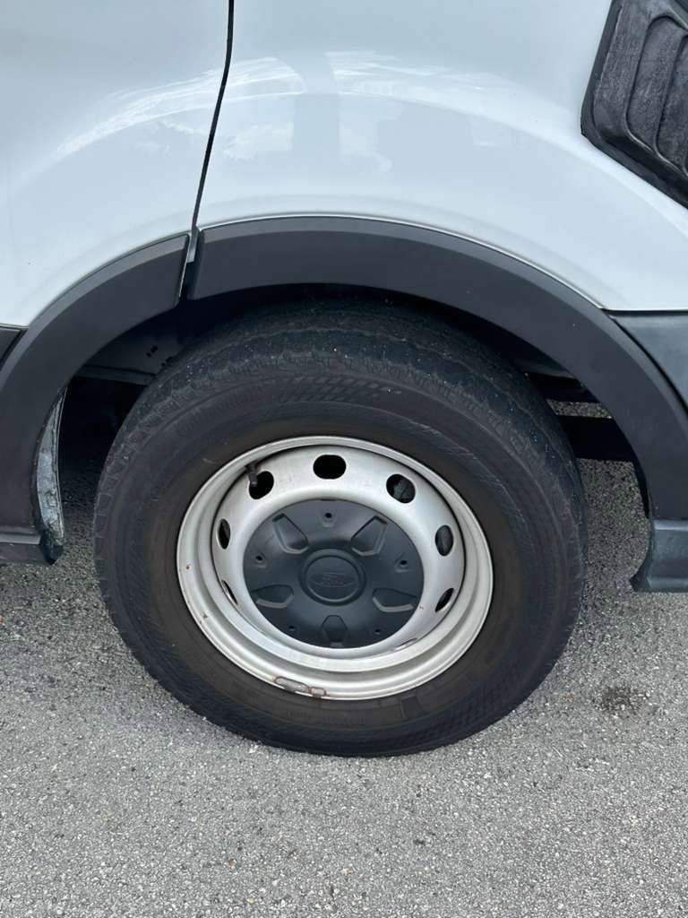 Used 2019 Ford Transit 150 XL RWD image 5