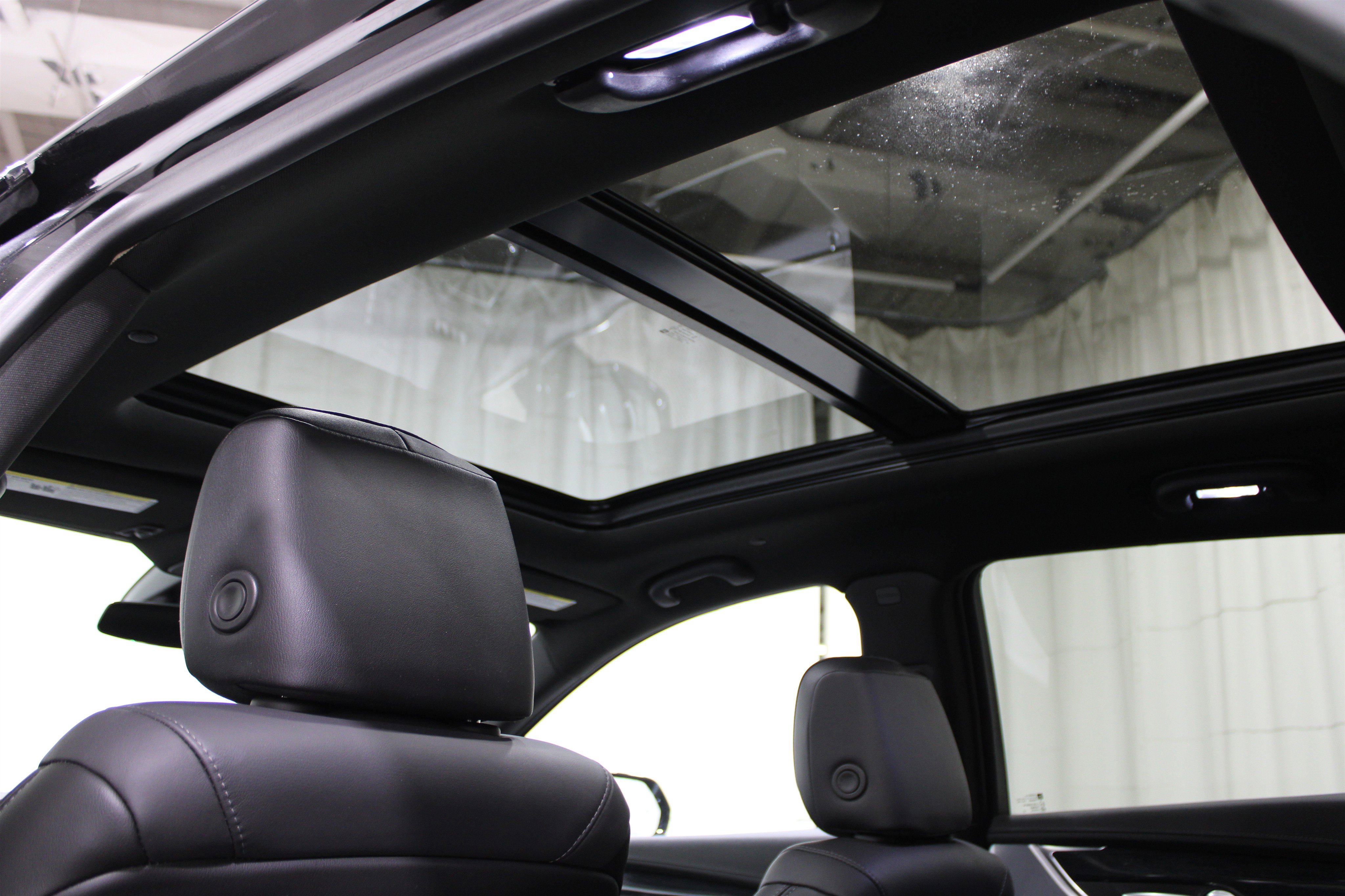 Used 2022 Cadillac XT5 Premium Luxury w/ LPO, Floor Liner Package image 23