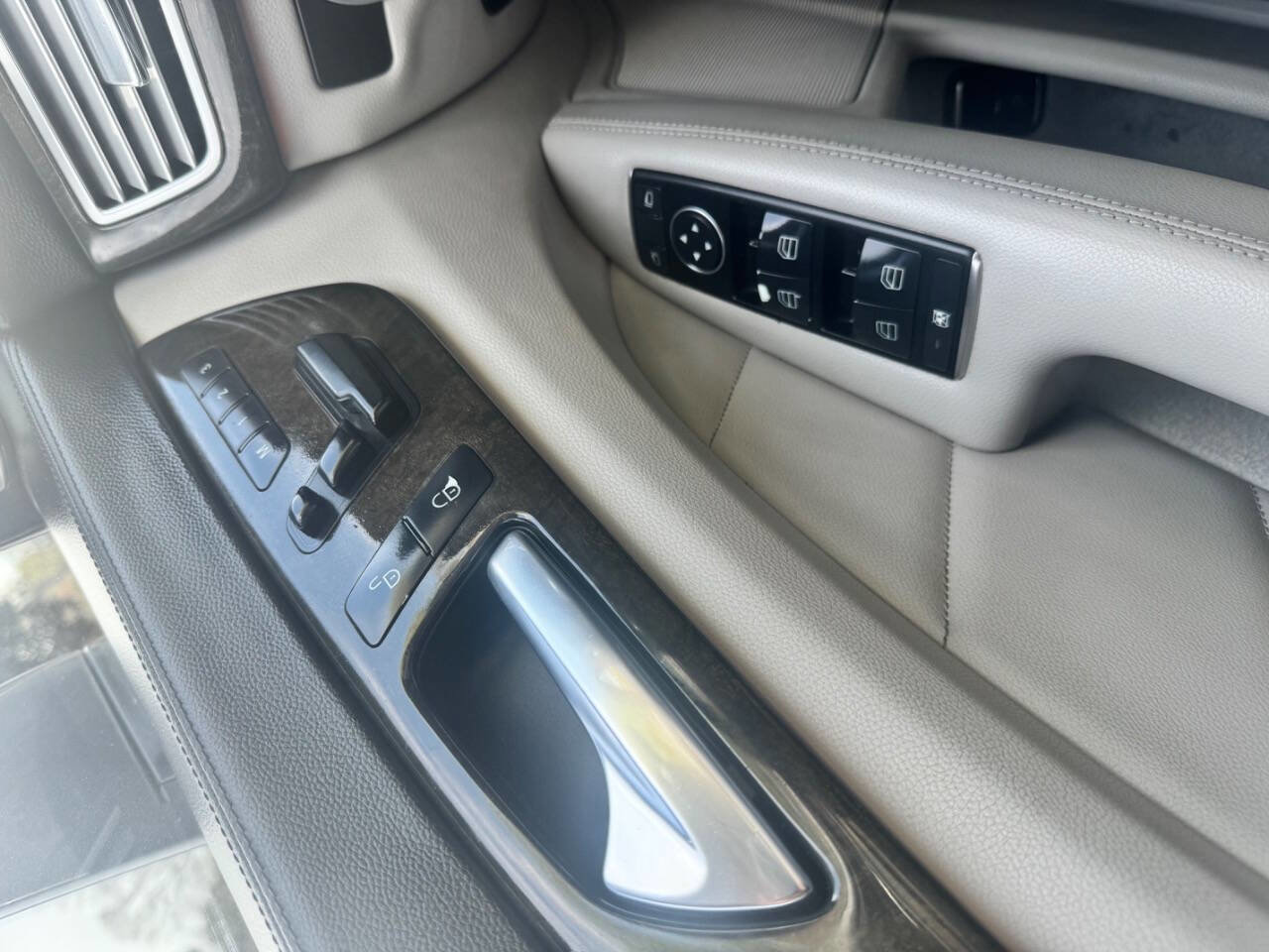 Used 2014 Mercedes-Benz CLS 550 w/ Premium 1 Package image 21