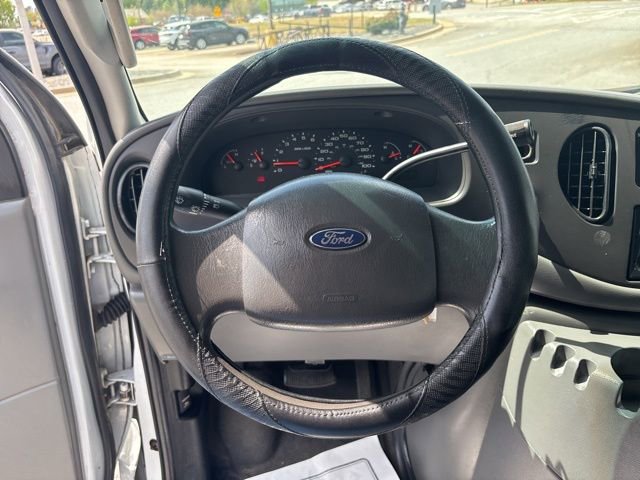 Used 2005 Ford E-250 and Econoline 250 Extended image 12