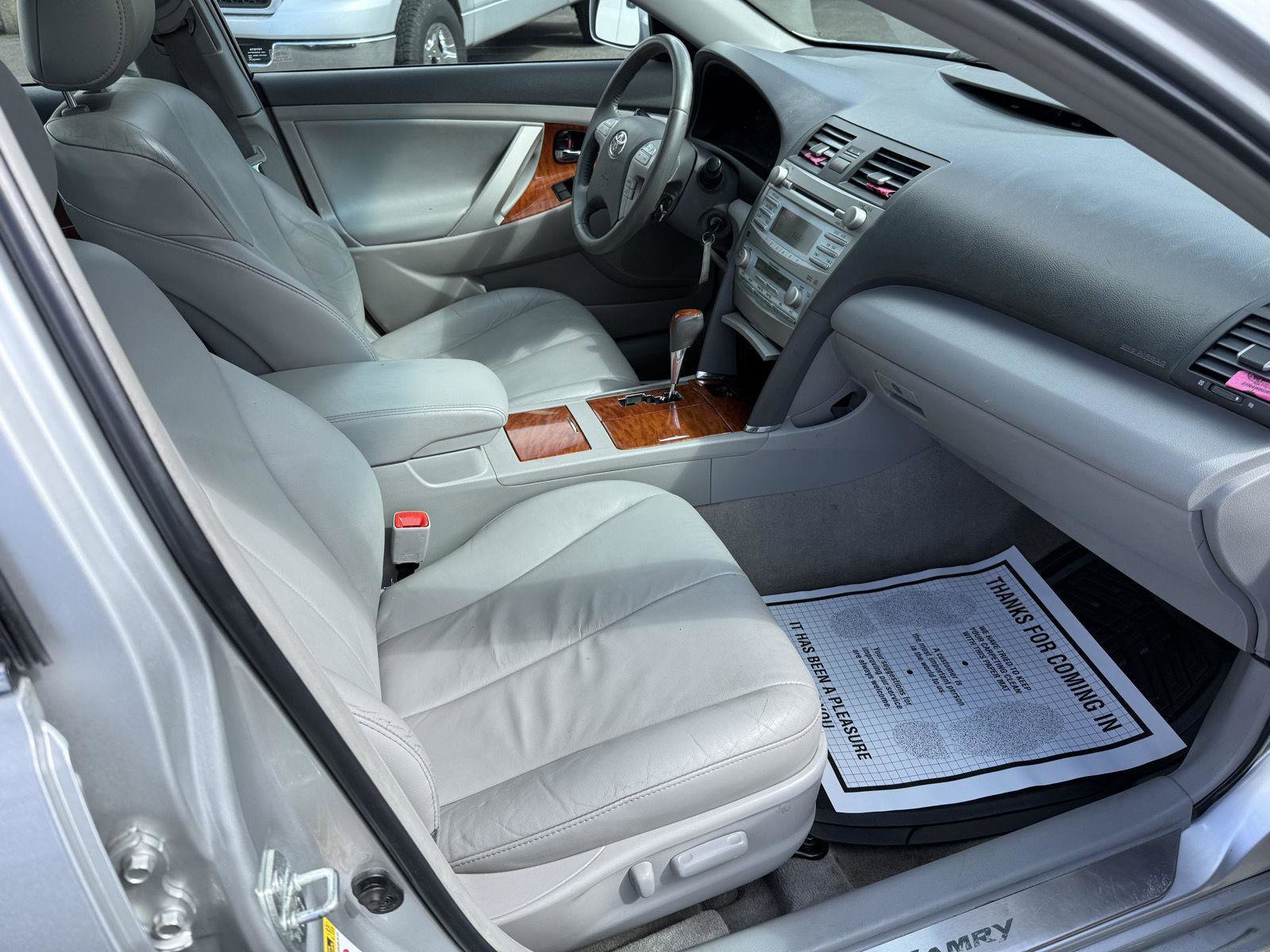 Used 2009 Toyota Camry XLE image 17