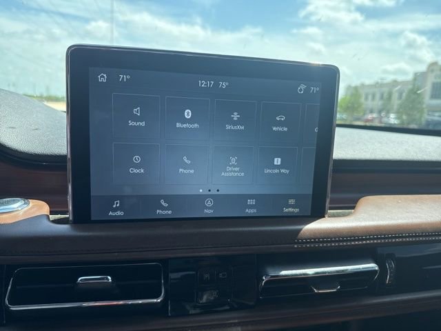 Used 2021 Lincoln Aviator Reserve w/ Equipment Group 201A image 11