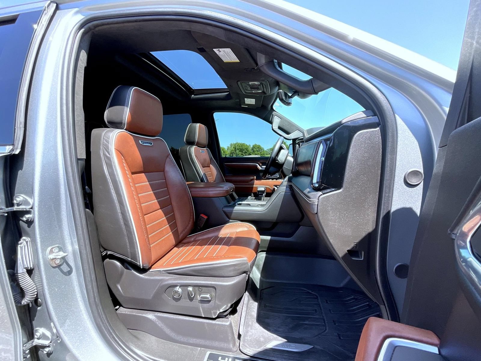 Certified 2024 GMC Sierra 1500 Denali Ultimate AWD/4WD image 17