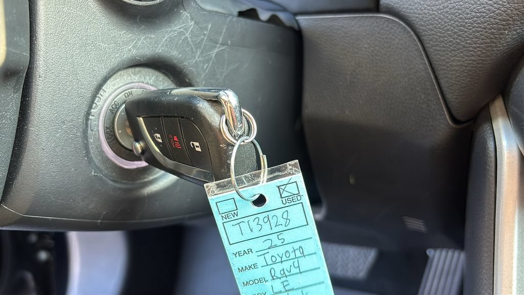 Used 2025 Toyota RAV4 LE AWD/4WD image 13