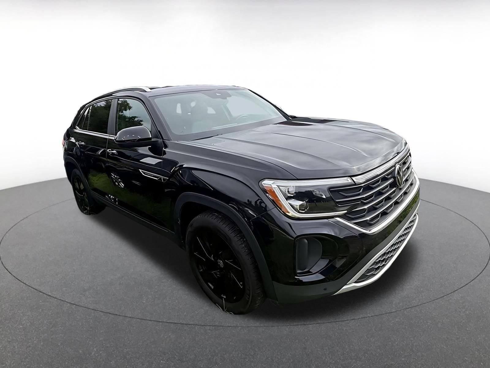 Used 2026 Volkswagen Atlas Cross Sport SE FWD image 2