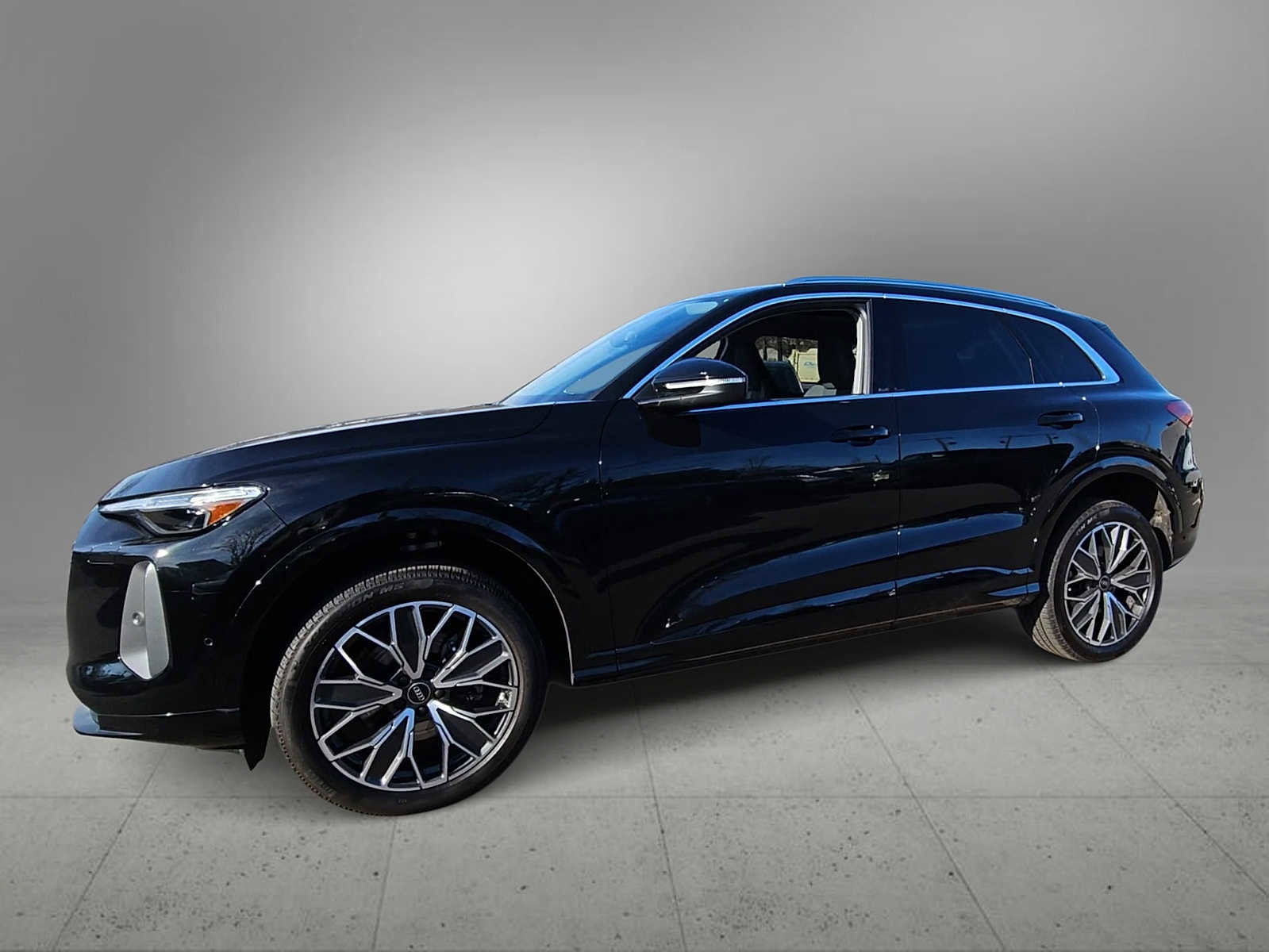 Certified 2025 Audi Q5 Premium Plus w/ Premium Plus image 4