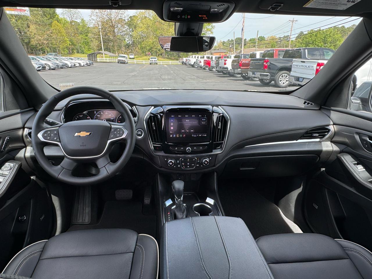 Used 2023 Chevrolet Traverse Premier image 21