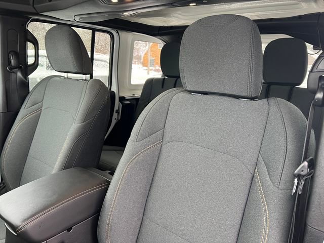 Used 2025 Jeep Wrangler Unlimited Sahara image 14