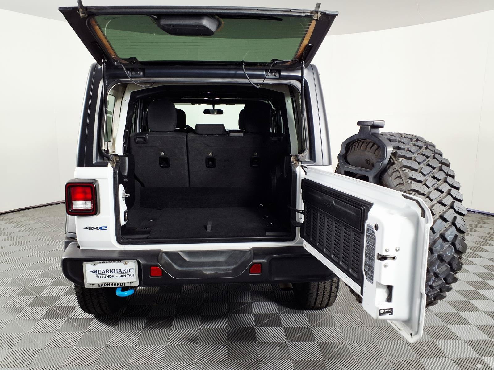 Used 2023 Jeep Wrangler Unlimited AWD/4WD image 8