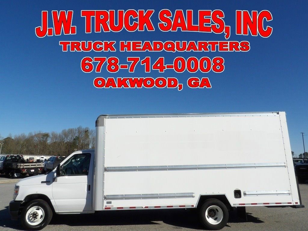 Used 2021 Ford E-350 and Econoline 350 Super Duty RWD image 2
