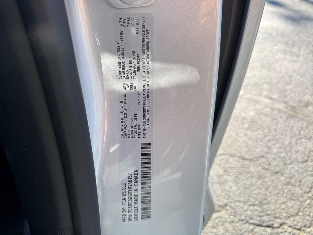 New 2026 Chrysler Pacifica Limited image 24