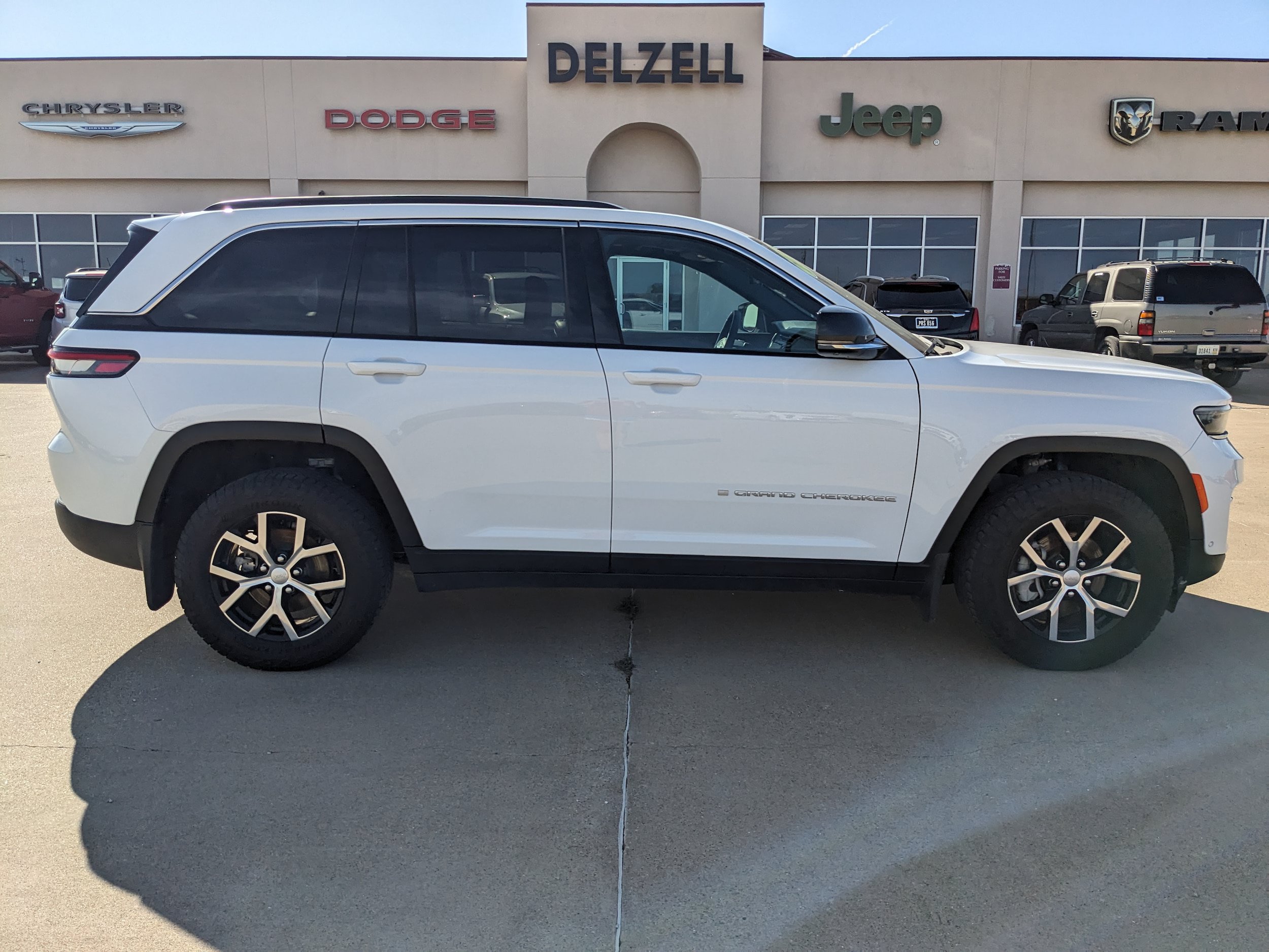 Used 2024 Jeep Grand Cherokee Limited w/ Luxury Tech Group II