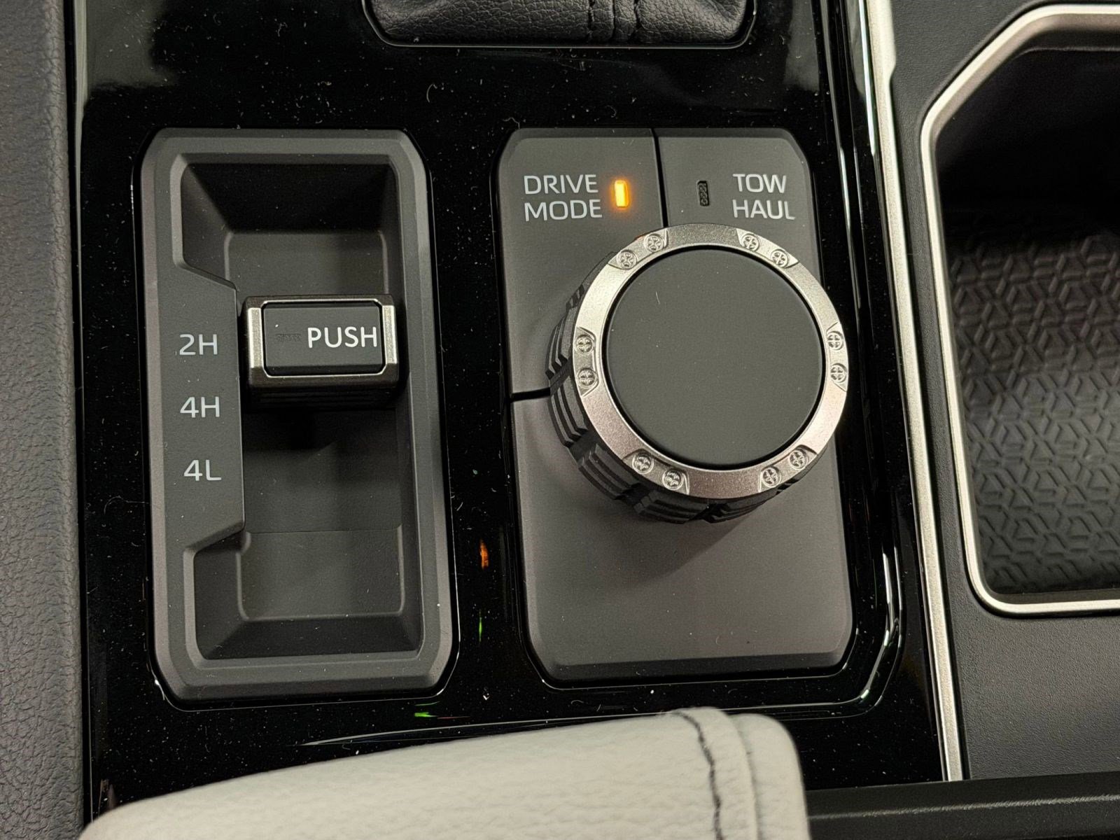 New 2026 Toyota Tundra Limited AWD/4WD image 30
