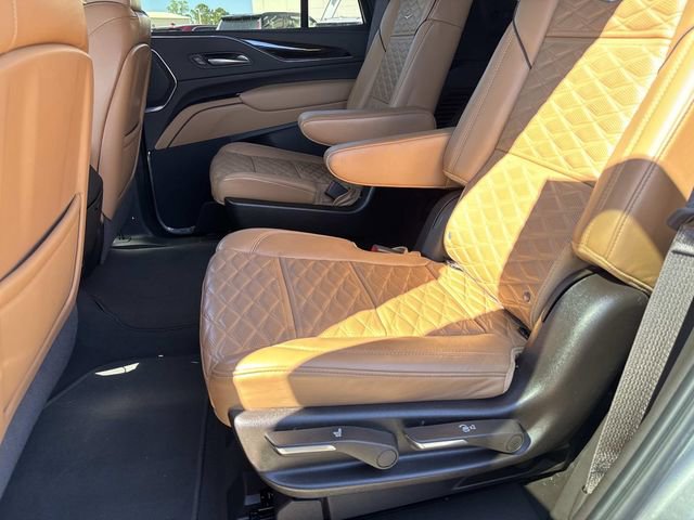 Used 2023 Cadillac Escalade Sport w/ LPO, ONYX Package image 16